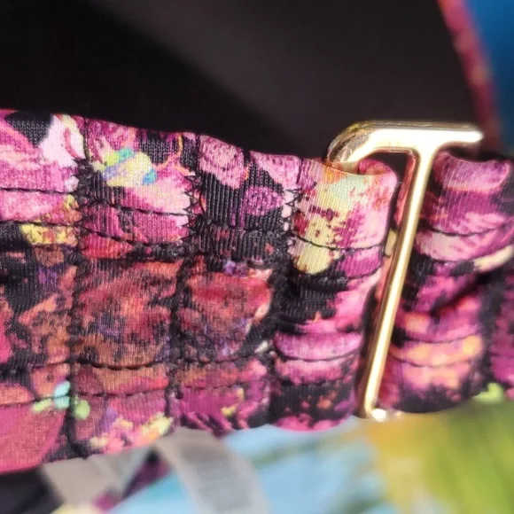 Victoria's Secret bikini swim top size 38D - Picture 3 of 4